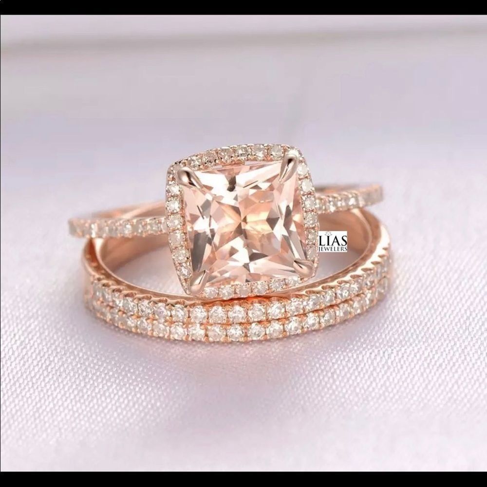New 18k rose gold wedding ring set